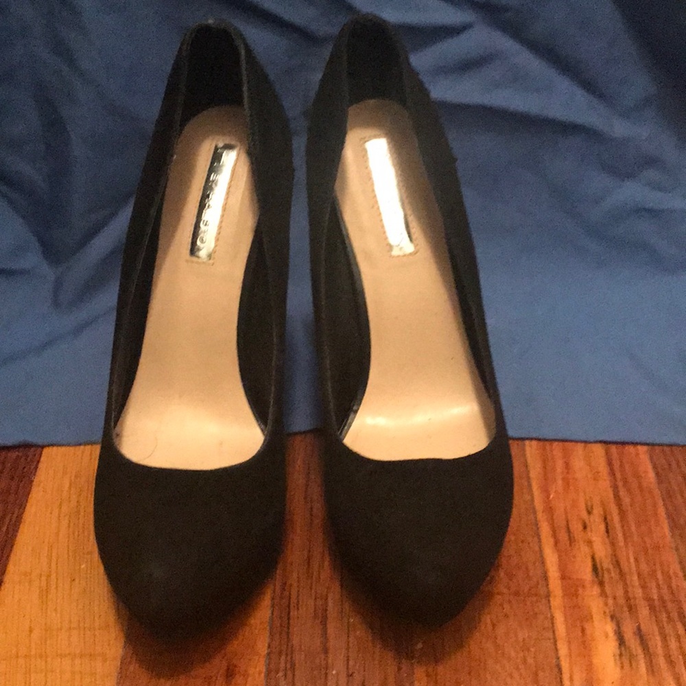 H By Halston Black Suede Platform Pumps SZ 6.5B